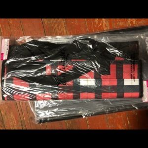 Deluxe Organizing Utility Tote 31 gifts w zip top